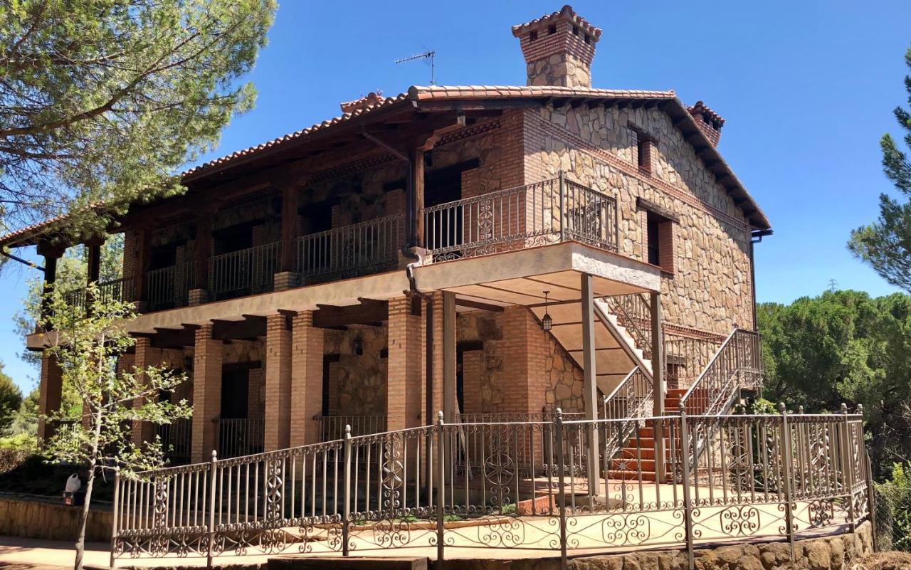 Casa Valdesanmartin - Country House, 10500Sqm, Pool, Paddel & Bbq El Tiemblo Exterior foto